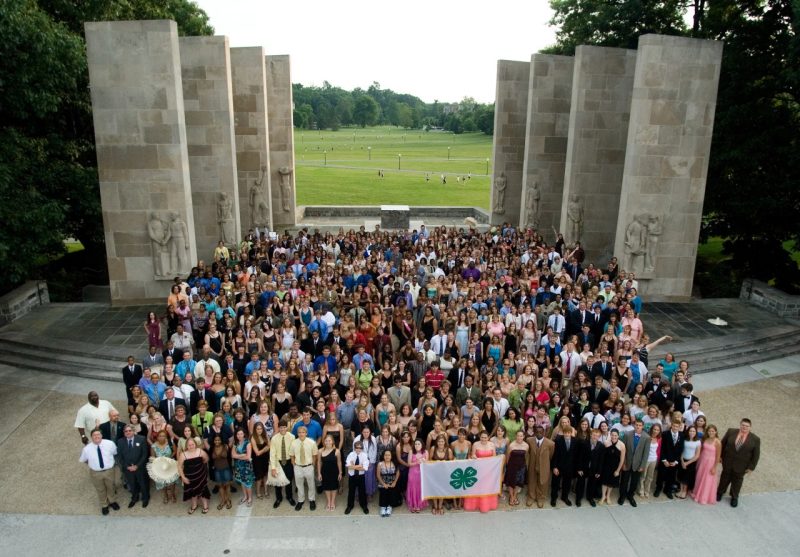 4-H member gather at Virginia Tech Pylons